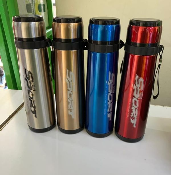 Stainless Steel Water Bottle Vacuum Flask - Double Layer Insulation Vacuum Flask - 800ml Hot and Cold Water Bottle / Traveling Bottle / SPORTS WATER BOTTLE